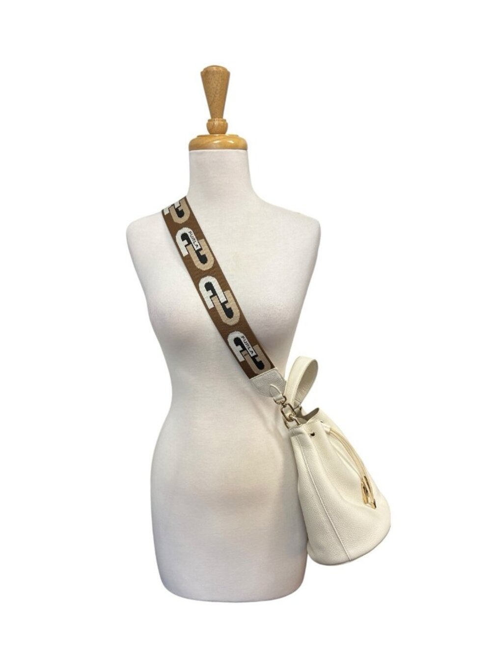 FURLA Sleek Bucket Bag in White Pebbled Leather - Picture 2 of 12